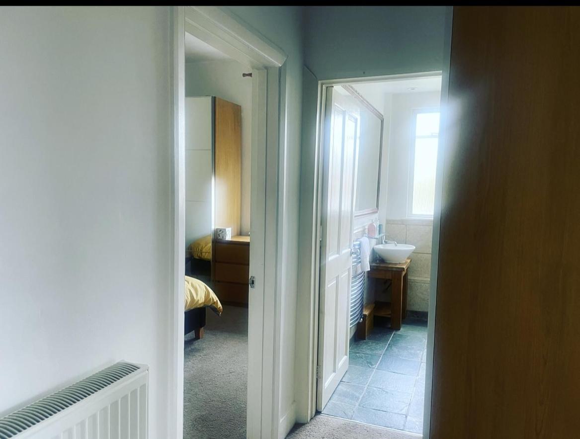 Luxury 1-Bed Apartment With Stunning City Views Perfect For Short Stays In Londres Exterior foto