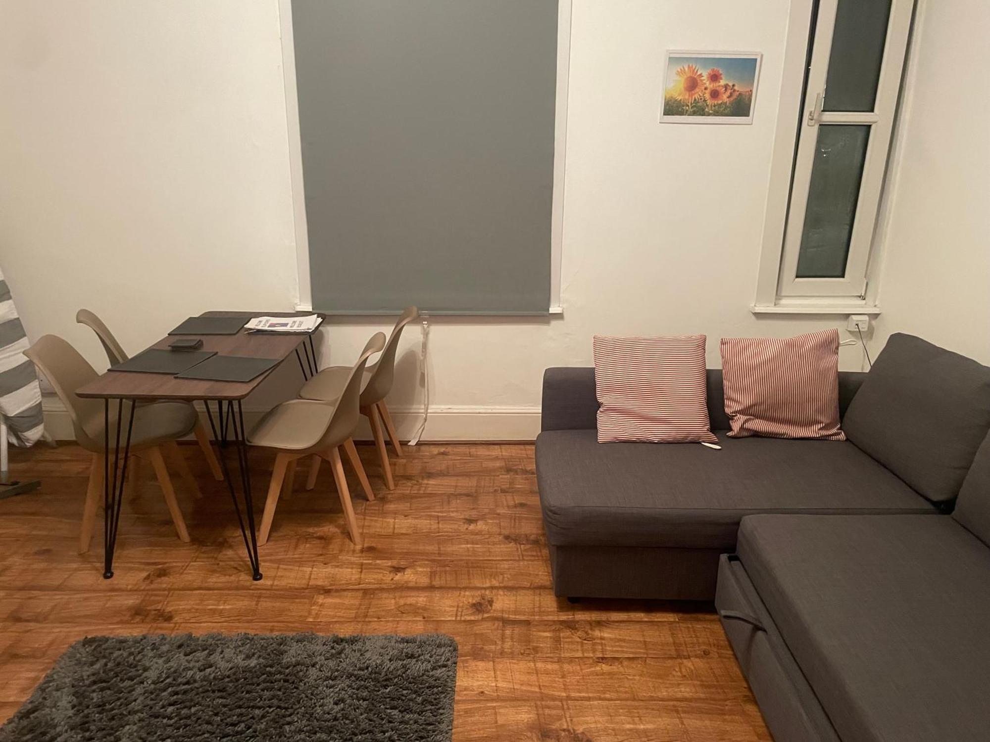 Luxury 1-Bed Apartment With Stunning City Views Perfect For Short Stays In Londres Exterior foto